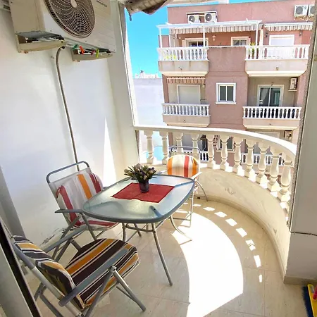Beautiful Flat In Torrevieja, On The Spanish Seaside - Torreviejában, A Spanyol Tengerparton Appartement *